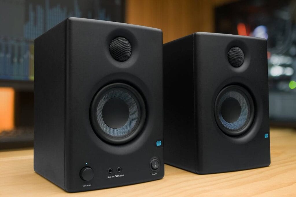 Enceintes de monitoring Presonus Eris E3.5, idéales pour un home studio de débutant.